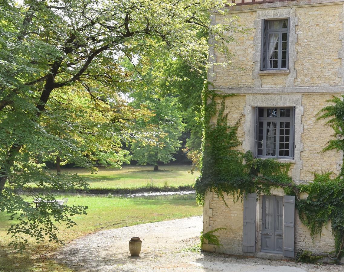 Manoir De Plaisance Bed & Breakfast Benon Exterior photo