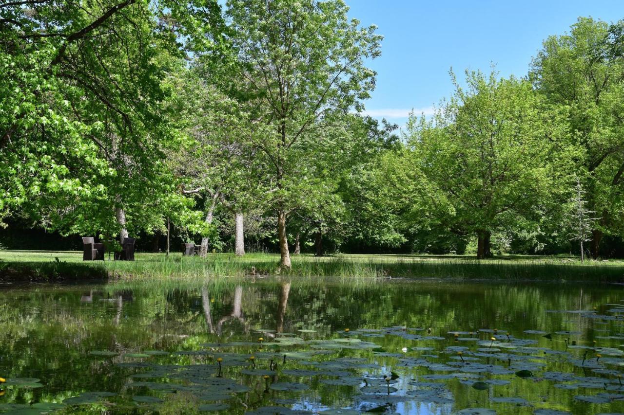 Manoir De Plaisance Bed & Breakfast Benon Exterior photo
