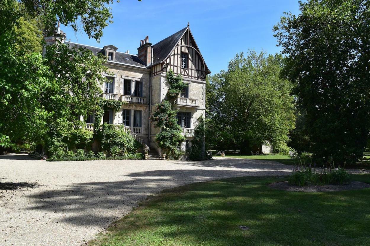 Manoir De Plaisance Bed & Breakfast Benon Exterior photo